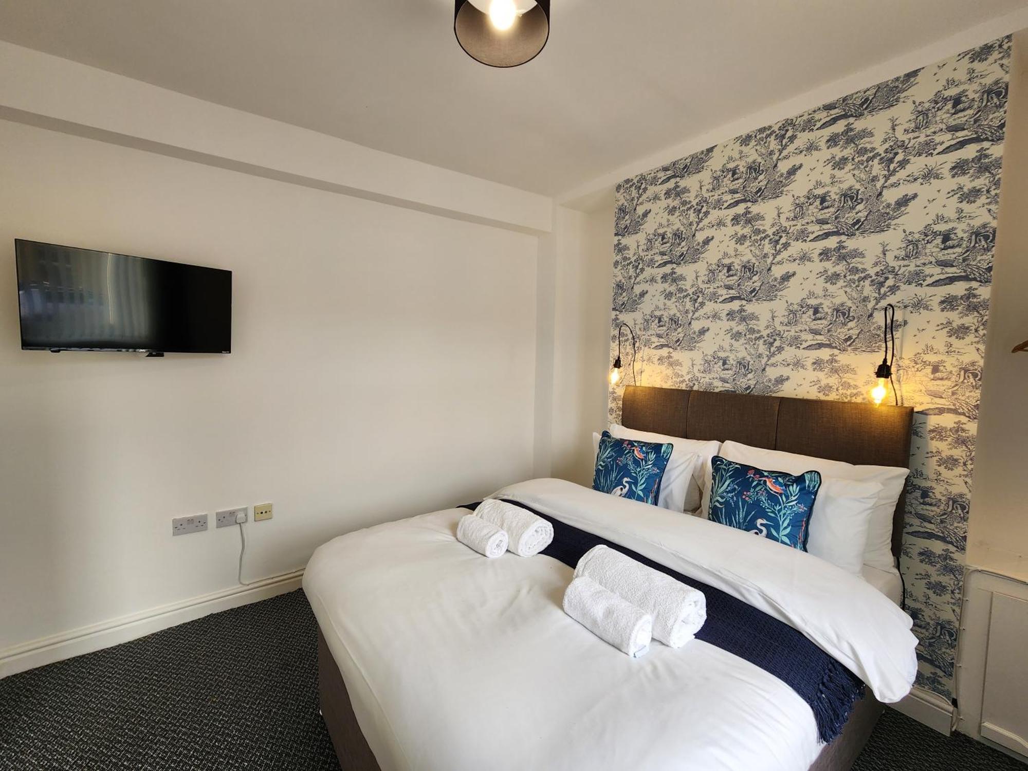 - 2 Bathrooms, Smart Tv's Holiday home Swansea