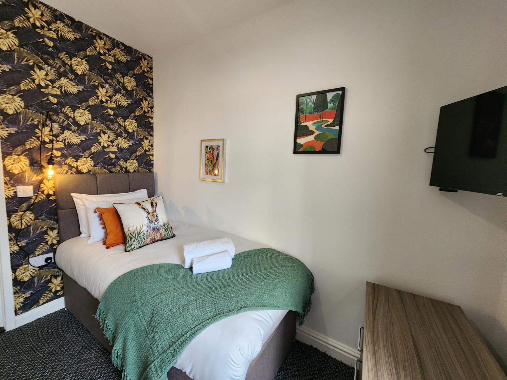 Holiday home - 2 Bathrooms, Smart Tv's *
